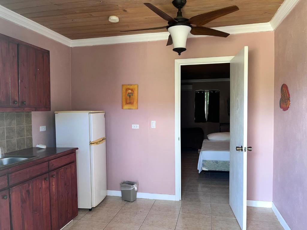 Single Room at Bay Inn Estates