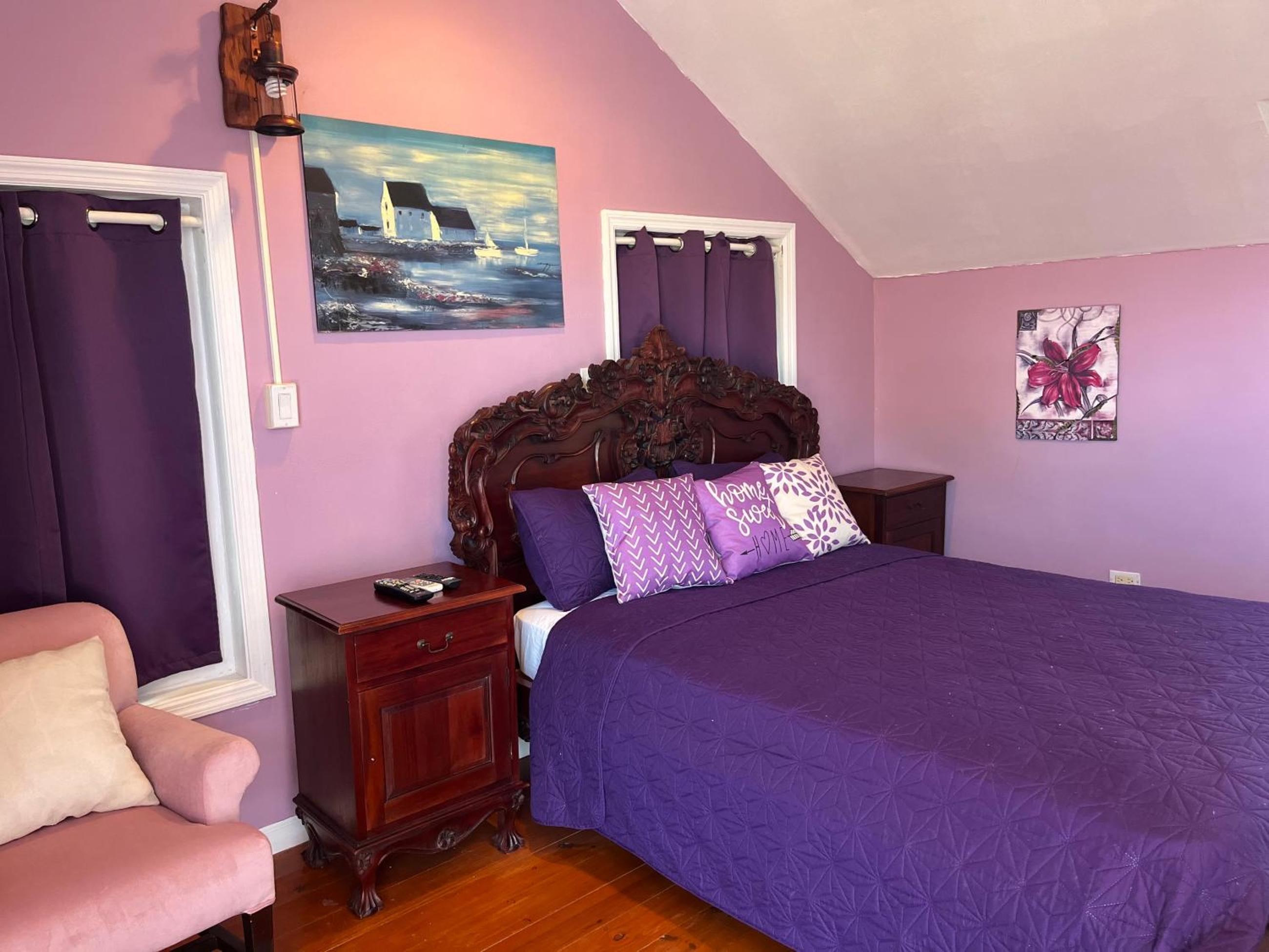 Queen Studio at Bay Inn Estates